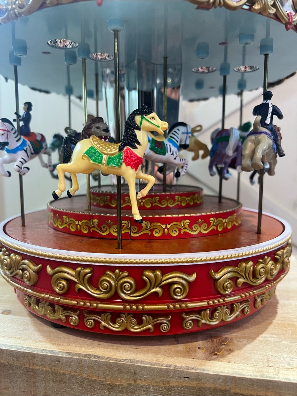 Mr. Christmas, Triple Decker Carousel, Lights, Music, Animation, Works! LOOK! - Picture 5 of 11